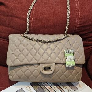 👜Badgley Mischka Taupe Quilted Vegan Leather 2 Way Bag With Chain Strap✨️